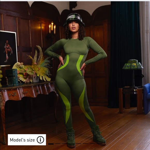 Ivy park catsuit released 12/10/21 - Picture 5 of 5